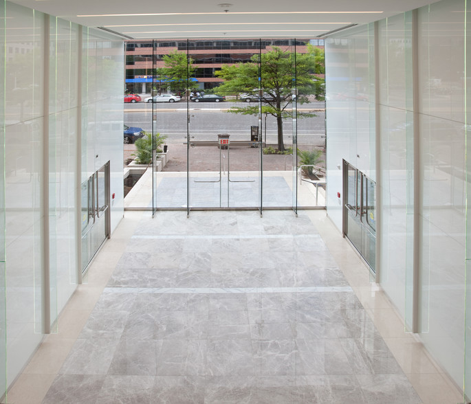 4401 N Fairfax Dr, Arlington, VA for rent - Lobby - Image 3 of 8