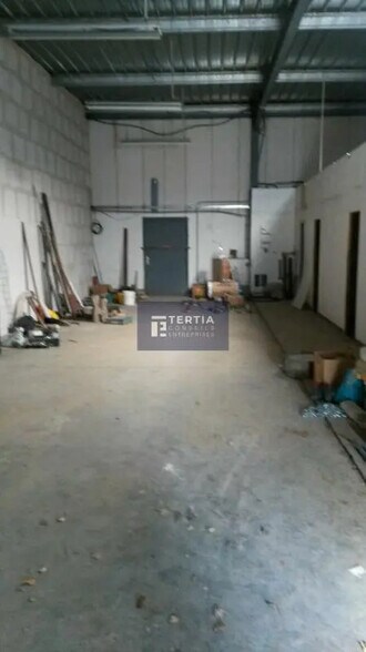 Light Industrial in Montpellier to rent - Interior Photo - Image 3 of 3