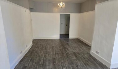 31 Church St, Tetbury to rent Interior Photo- Image 1 of 3