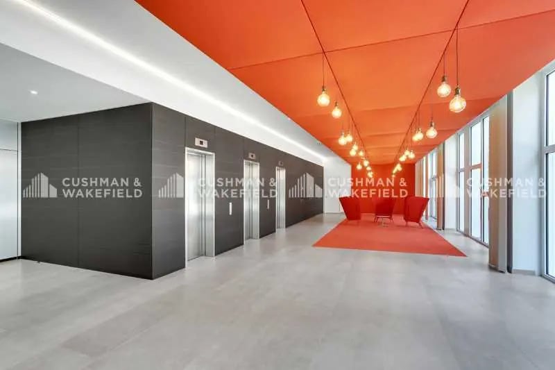 4 Rue Maurice Moissonnier, Vaulx-en-Velin to rent Interior Photo- Image 1 of 11