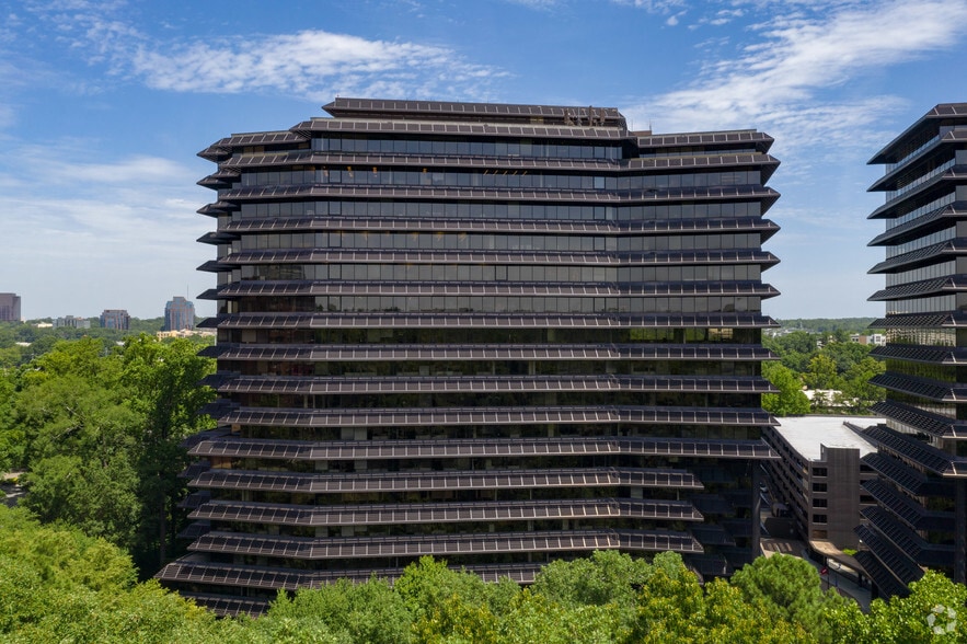 1 Ravinia Dr, Atlanta, GA to rent - Building Photo - Image 2 of 16