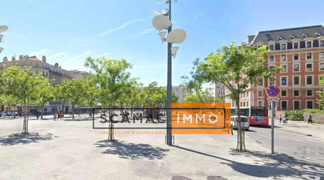 Location Commerce 316 m²