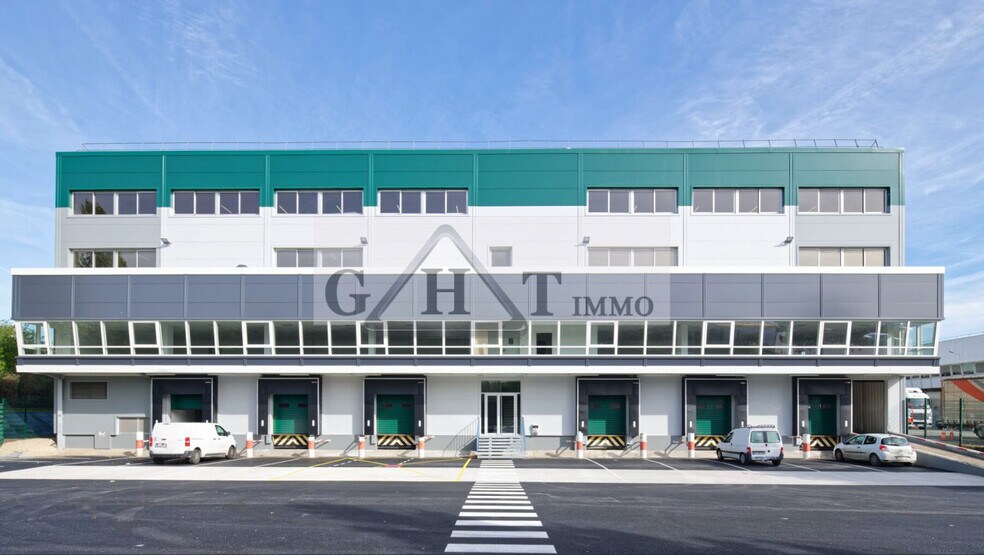 Industrial in Rosny-sous-Bois to rent - Building Photo - Image 1 of 12