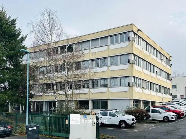 8 Chemin Des Joncs, Dardilly for sale - Building Photo - Image 2 of 8