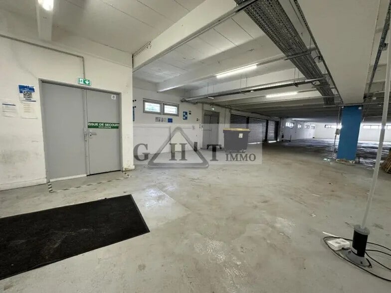 Industrial in Créteil to rent - Interior Photo - Image 2 of 7