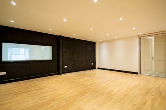 Roden St, Nottingham to rent Interior Photo- Image 2 of 4