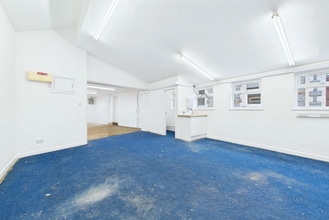 1a Griffin Rd, Clevedon to rent Interior Photo- Image 2 of 5