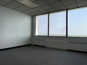 800 E Northwest Hwy, Palatine, IL to rent Interior Photo- Image 1 of 2