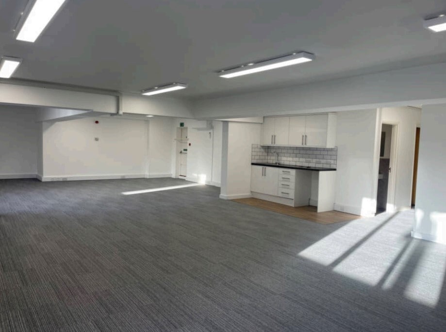 High St, Kidlington to rent Interior Photo- Image 1 of 1