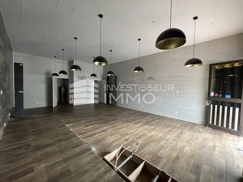 Retail in Roissy-en-Brie to rent Interior Photo- Image 1 of 21