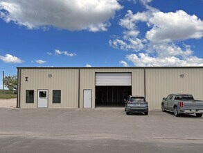 5277 FM 1044, New Braunfels, TX to rent Building Photo- Image 1 of 17