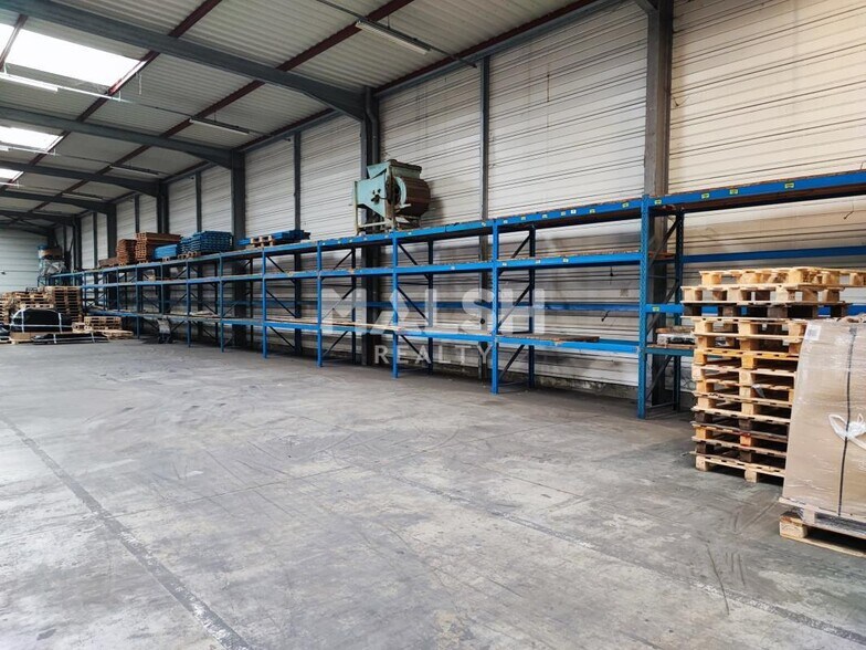 Industrial in Corbas to rent - Interior Photo - Image 3 of 12