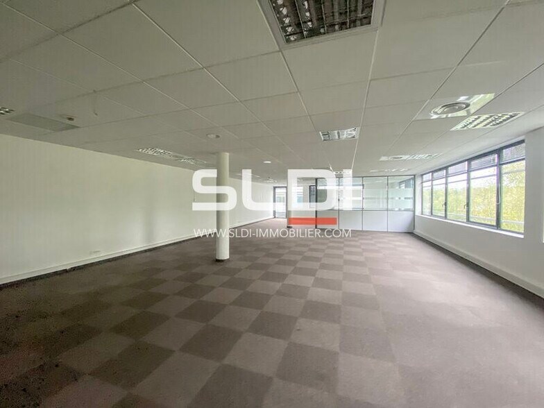 Place Berthe Morisot, Saint-Priest to rent - Interior Photo - Image 3 of 12