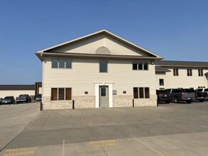 250 N 31st St, Bismarck, ND for rent Building Photo- Image 1 of 10