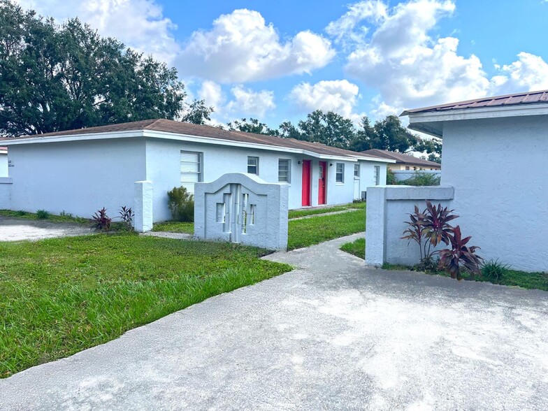 453 S Westgate Ave, Lakeland, FL for sale - Primary Photo - Image 1 of 16