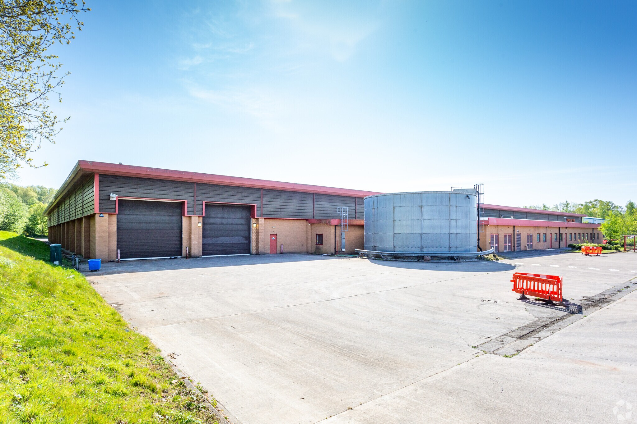 1 Longwood Dr, Cardiff for sale Primary Photo- Image 1 of 1