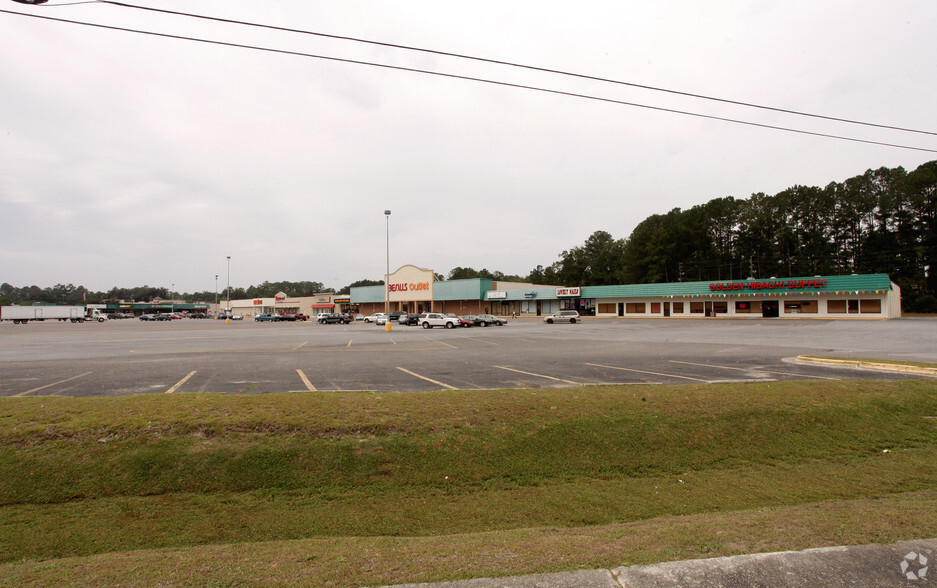 501 E Oglethorpe Hwy, Hinesville, GA for rent - Primary Photo - Image 3 of 9