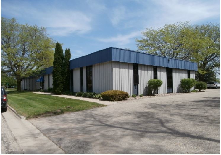 2415 Parview Rd, Middleton, WI for rent - Building Photo - Image 1 of 2