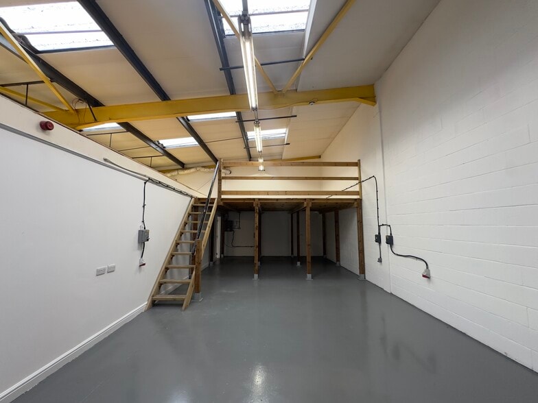 Babbage Rd, Stevenage to rent - Building Photo - Image 2 of 10