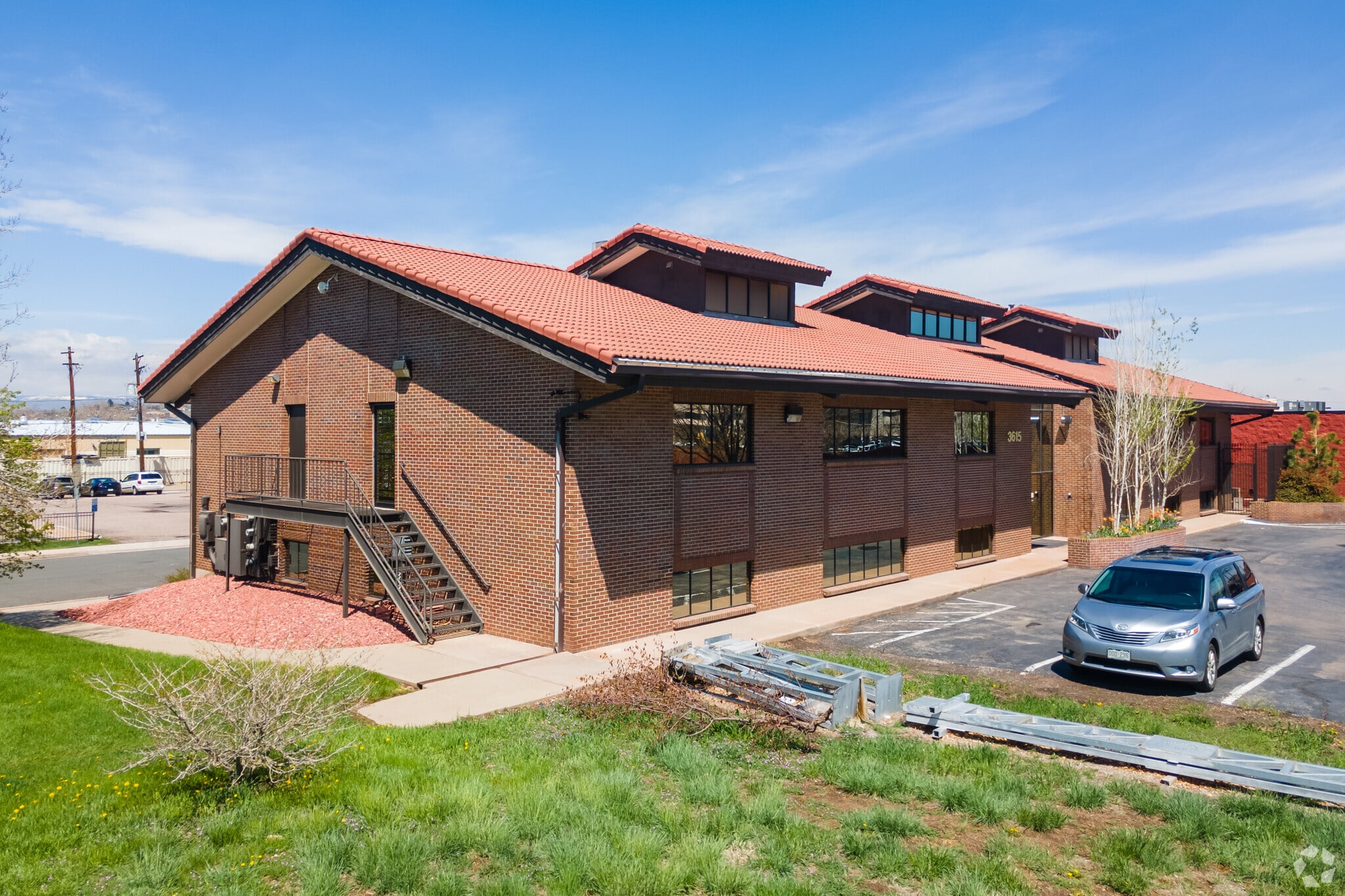 3615 S Huron St, Englewood, CO to rent Primary Photo- Image 1 of 7