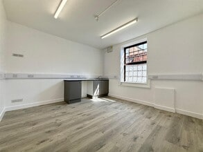 Market St, Chesterfield to rent Interior Photo- Image 2 of 5