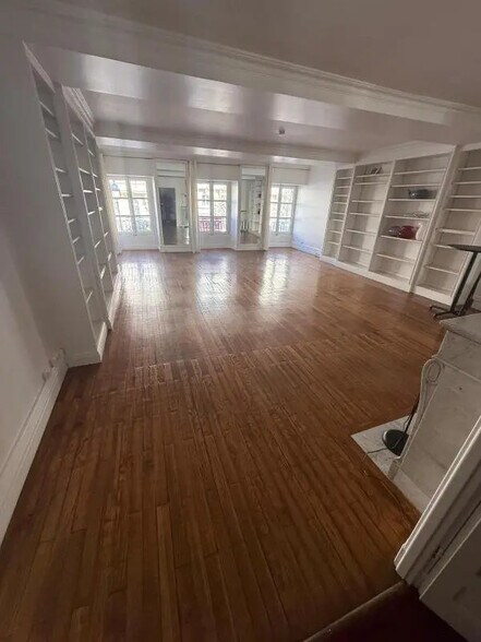 Office in Bordeaux to rent - Interior Photo - Image 2 of 4