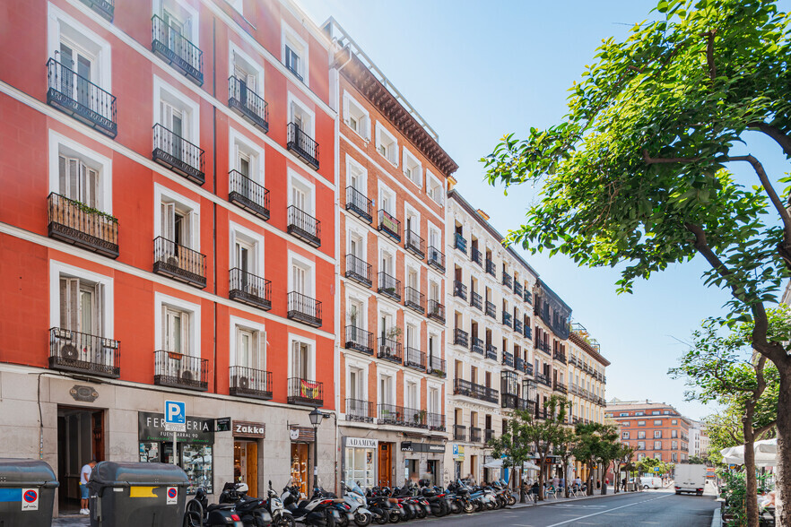 Residential in Madrid, MAD for sale - Primary Photo - Image 1 of 1