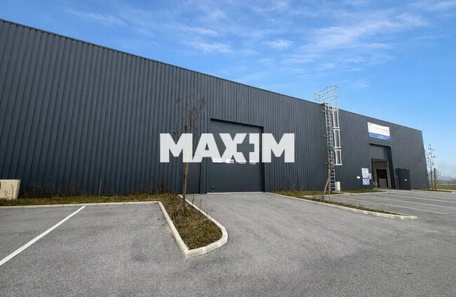 Location Local d'activités 261 m²