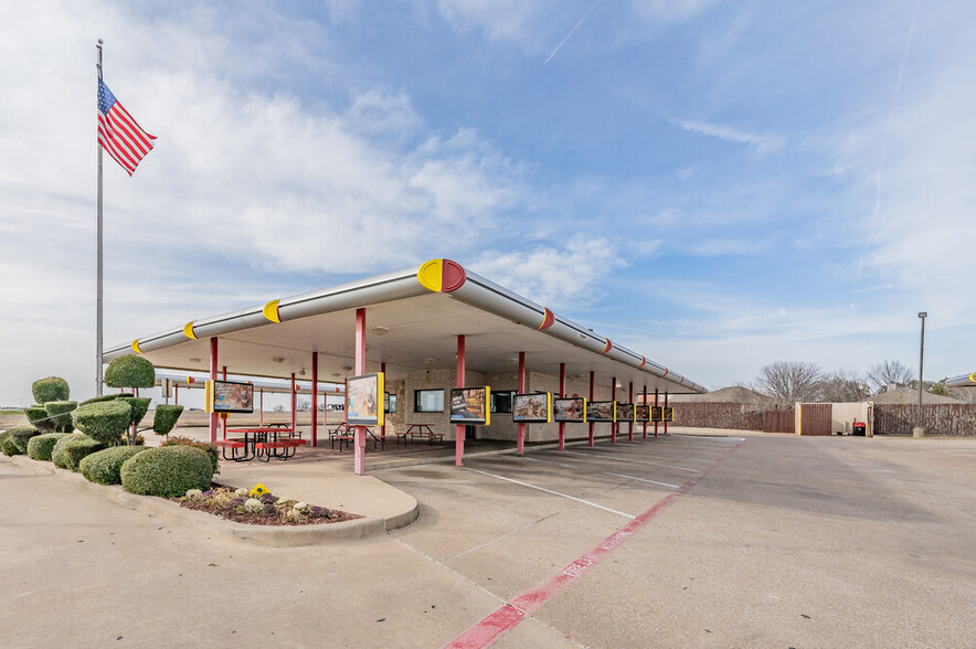 201 E Ovilla Rd, Glenn Heights, TX for rent - Building Photo - Image 1 of 36