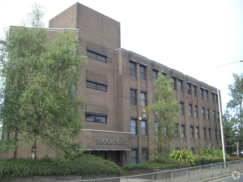 Oldham Rd, Manchester to rent - Primary Photo - Image 1 of 1