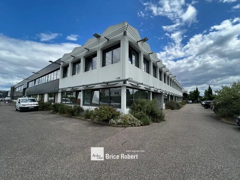 Light Industrial in Dardilly to rent Building Photo- Image 1 of 13