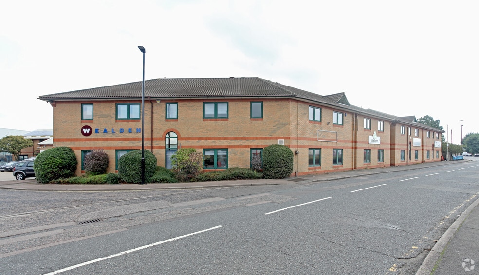 Stockingswater Ln, Enfield for sale - Primary Photo - Image 1 of 1