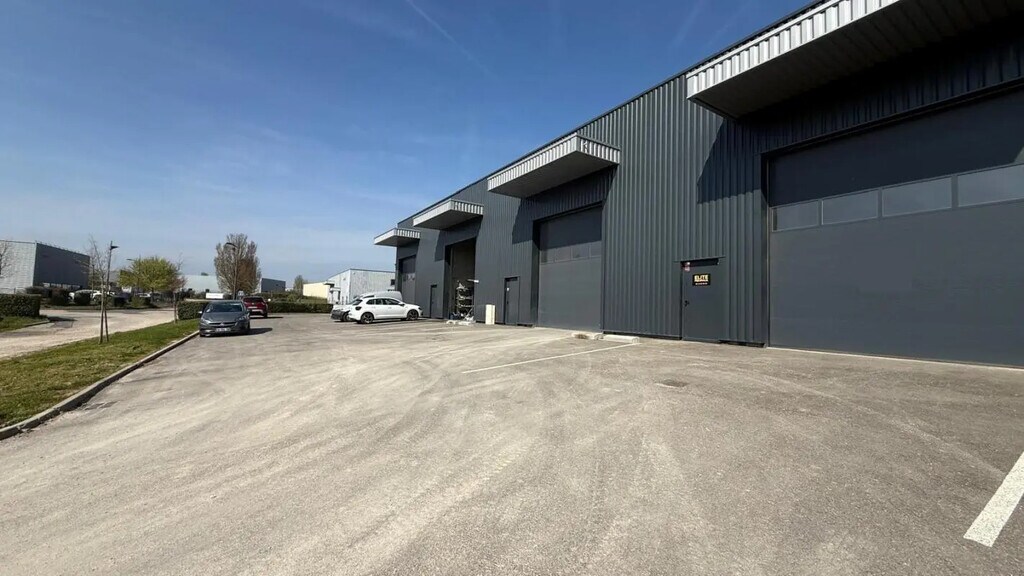 Vente Entrepôt 145 m² - Photo 1