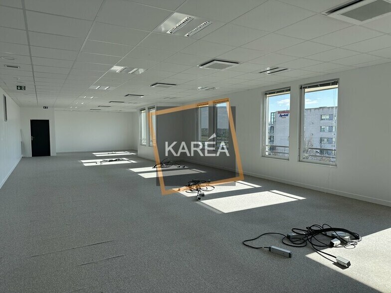 Office in Chessy for sale - Interior Photo - Image 3 of 5