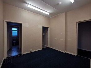 15-15B The Diamond, Londonderry to rent Interior Photo- Image 1 of 2