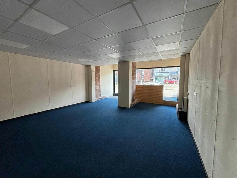 208 Hoylake Rd, Wirral to rent - Interior Photo - Image 3 of 5