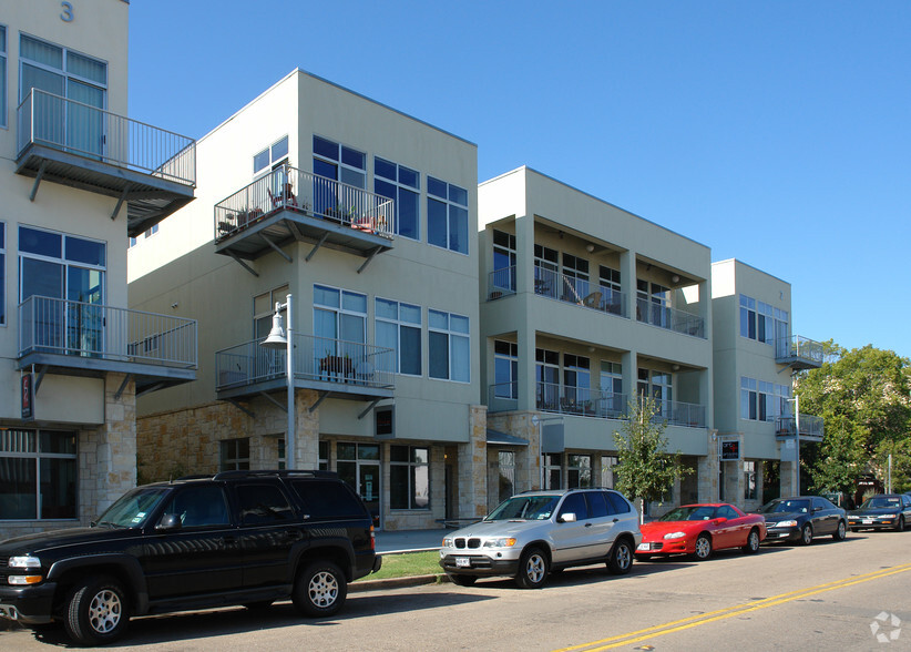 2401 E 6th St, Austin, TX for rent - Primary Photo - Image 1 of 37