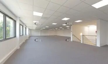 Light Industrial in Le Blanc-Mesnil to rent - Interior Photo - Image 3 of 4