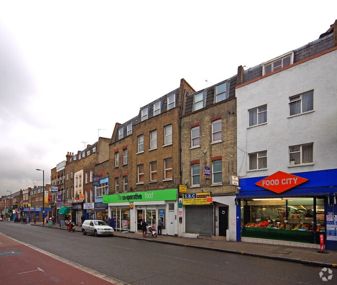 130 Essex Rd, London for sale - Building Photo - Image 2 of 3