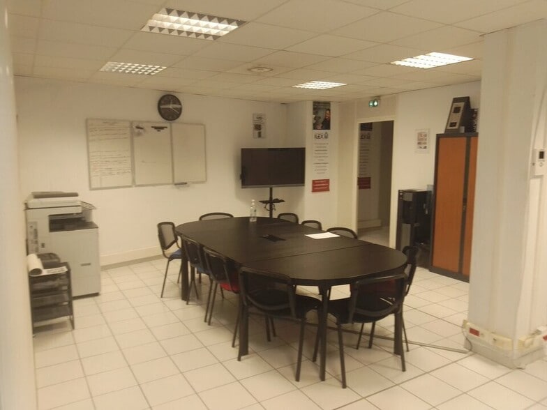 Office in Marseille to rent - Interior Photo - Image 3 of 18