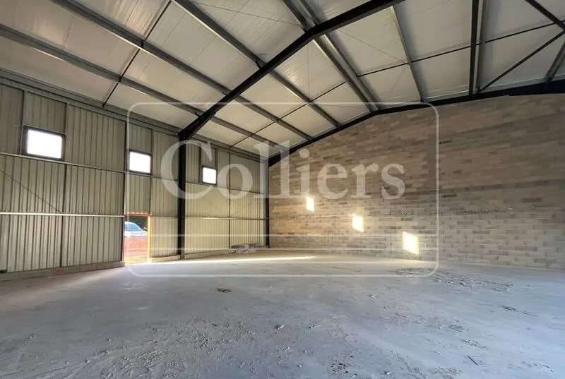 Light Industrial in Peypin for sale - Interior Photo - Image 2 of 5