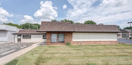 5500 N Illinois St, Fairview Heights, IL for rent Building Photo- Image 1 of 6