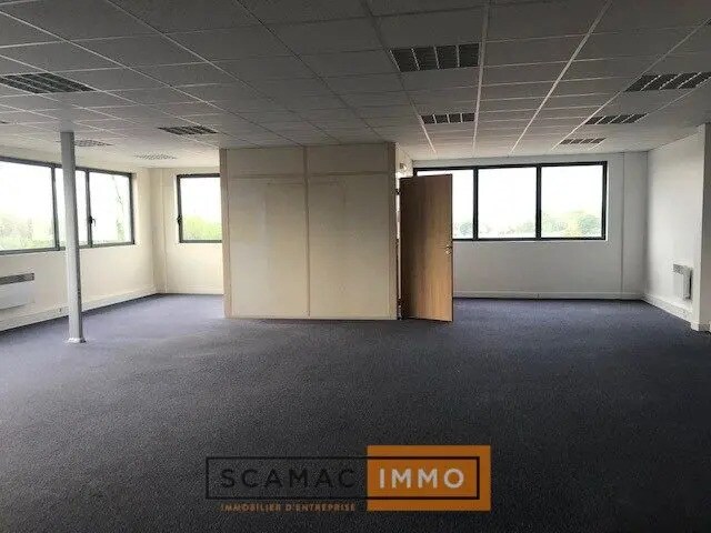 Office in Rognac to rent - Building Photo - Image 2 of 4