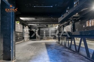 Retail in Madrid, Madrid to rent Interior Photo- Image 2 of 6