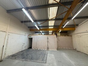Oxwich Court, Swansea to rent Interior Photo- Image 2 of 2