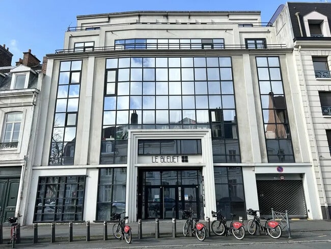 Location Bureaux 166 m² à 617 m²