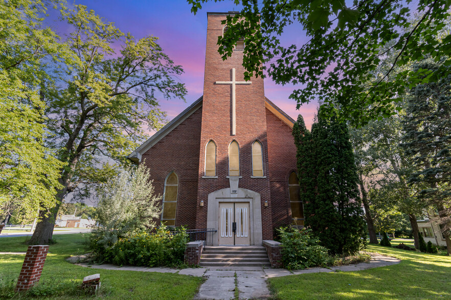 102 Main St, Silver Lake, MN for sale - Building Photo - Image 1 of 26