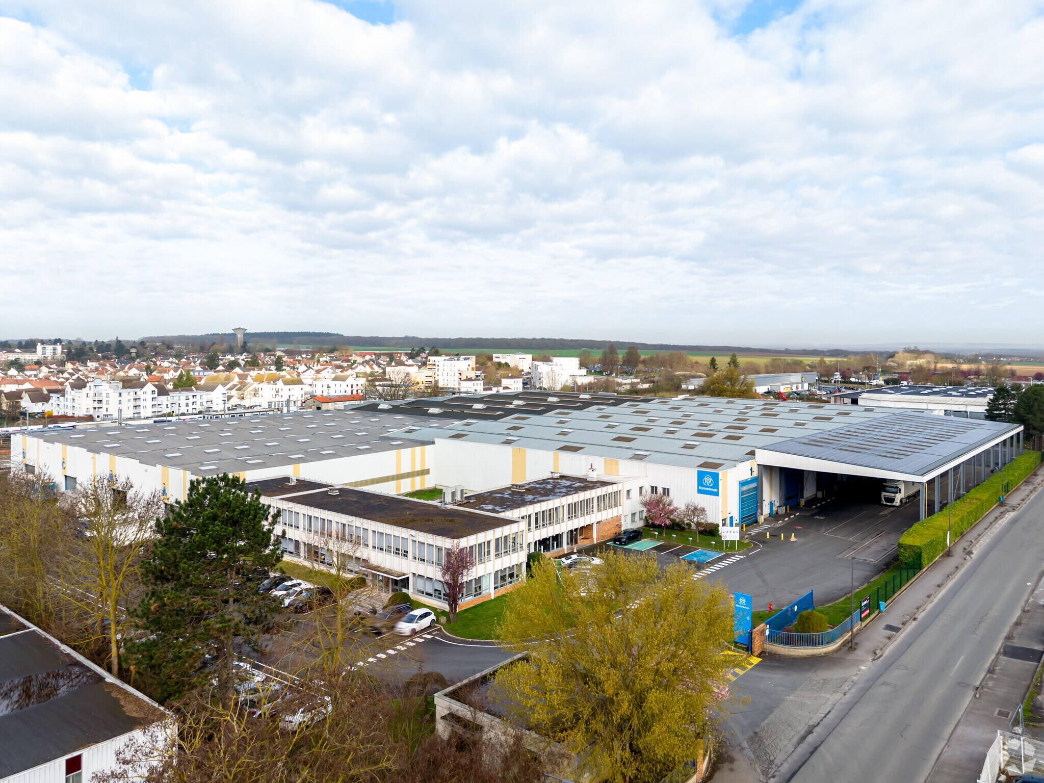 8 Rue De La Ferme Saint Ladre, Fosses to rent Primary Photo- Image 1 of 4