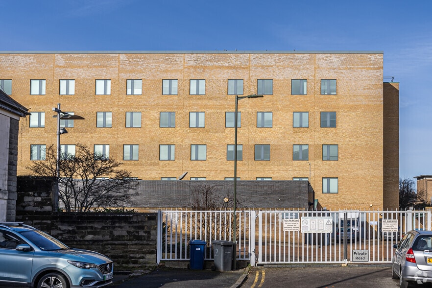 Squires Ln, London to rent - Building Photo - Image 2 of 2