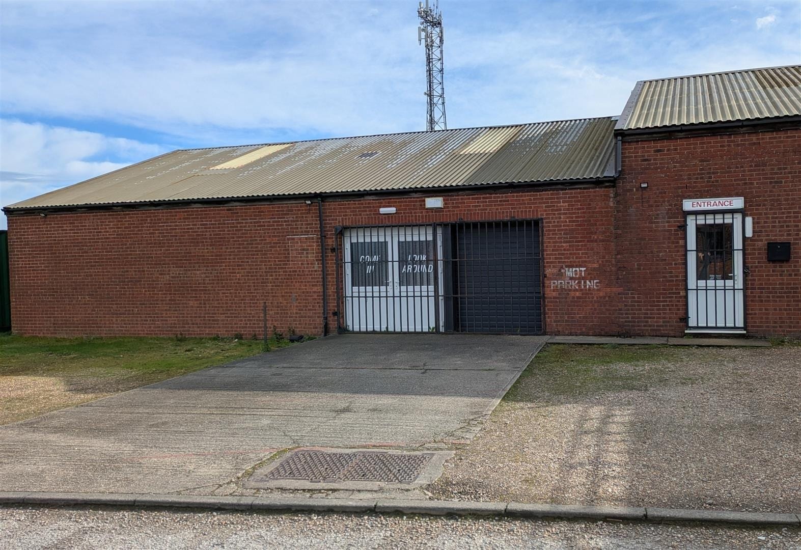 2 Warwick Rd, Louth to rent Building Photo- Image 1 of 9